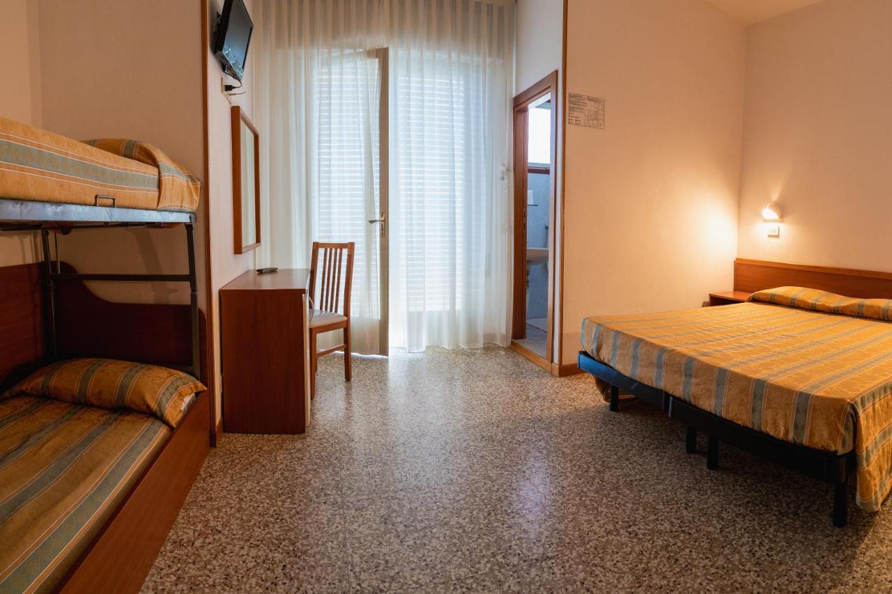 Hotel Happy