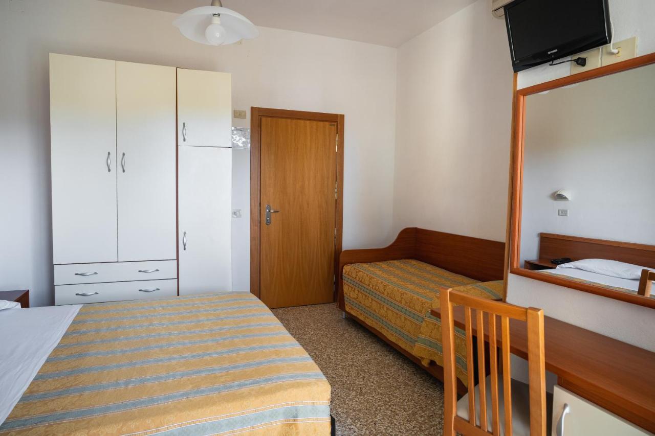 Hotel Happy *